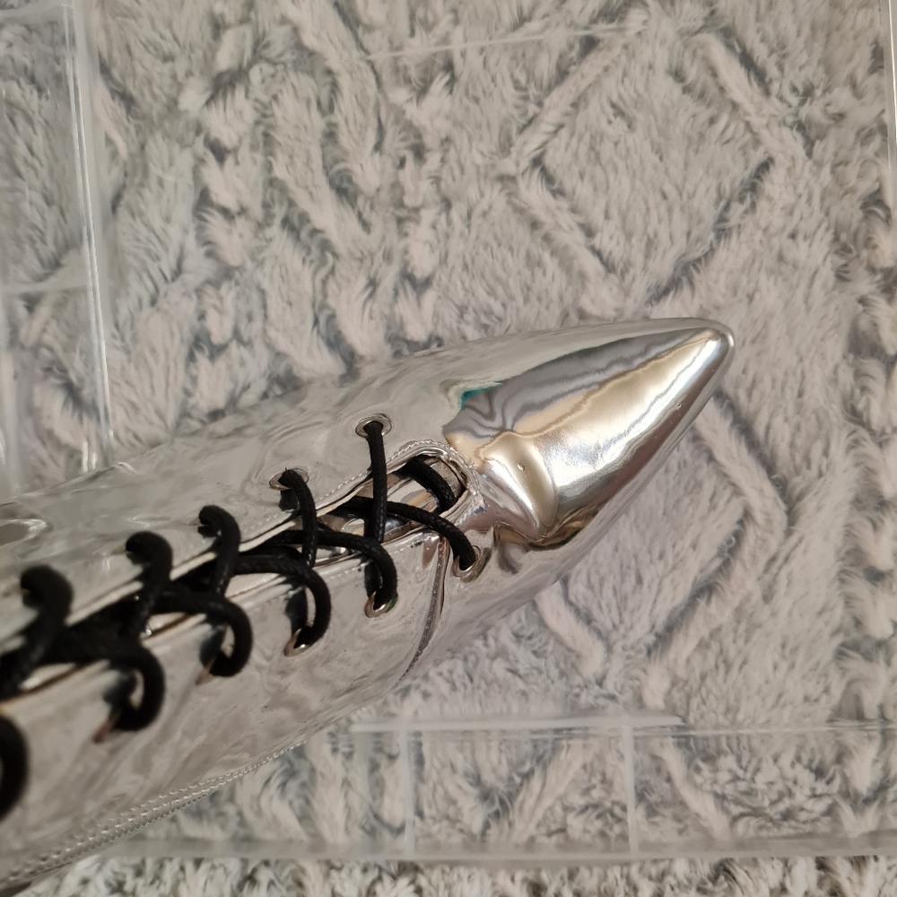 SOLD Cape Robin Silver Metallic Heel Boot Sz 10 - Picture 9 of 11